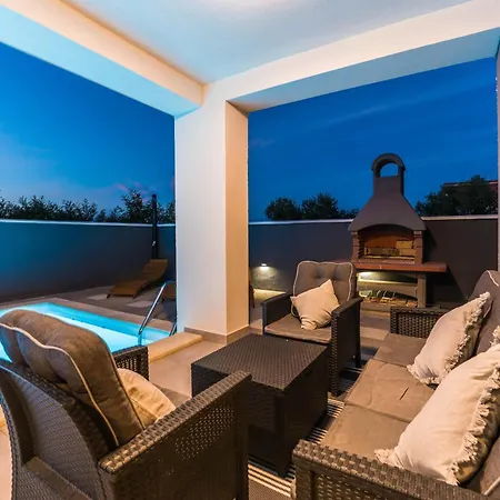 Villa Valy With Heated Pool Privlaka  Exterior photo