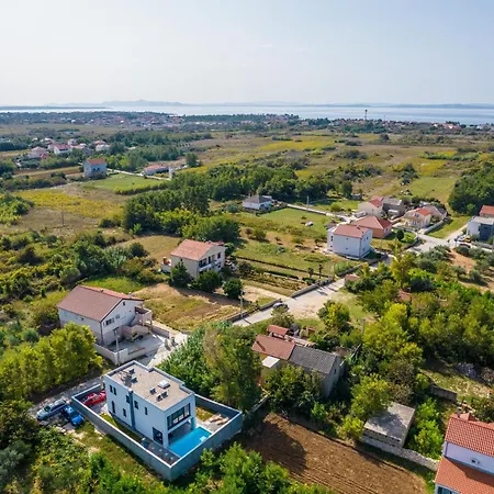 Villa Valy With Heated Pool Privlaka  Exterior photo